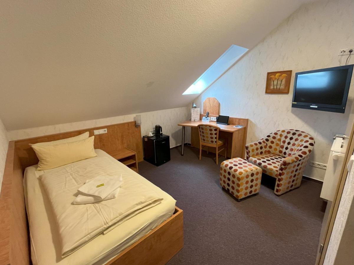 Hotel Am Steinertsee Kaufungen Exterior photo
